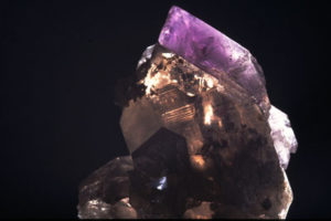 Améthyste sur quartz fumé, massif du Mont-Banc.