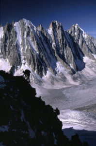 Cristalliers devant les Droites et les Courtes, massif du Mont-Blanc.