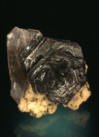 Hématite (Suisse) en rose de fer.