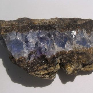 Fluorine bleue et violette, Giromagny, Territoire de Belfort.