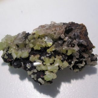 Pyromorphite sur gossan, Mindouli, Pool, Congo.