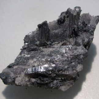 Stibine dans du quartz, Les Brouzils, Vendée.