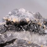 Cristaux de Stibine de la mine Les Brouzils en Vendée.