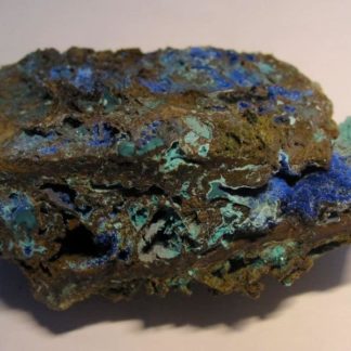 Chalcopyrite, Azurite et Carbonate cyanotrichite, Salsigne, Aude.