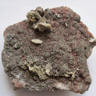 Fluorine rouge, barytine et pyrite, mine de Voltennes, Saône-et-Loire, Morvan.