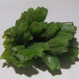 Cristaux de pyromorphite verte, Les Farges, Ussel, Corrèze.