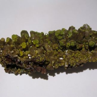 Pyromorphite vert brun à terminaison vert clair éclatant des Farges.