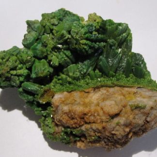 Cristaux verts de pyromorphite, mine des Farges, Ussel, Corrèze.