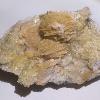 Baryte et Fluorite, Carrière de Cinq Coux, Thorignié, Deux-Sèvres.