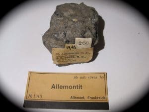 Allemontite, mine des Chalanches, Allemont, Oisans, Isère.