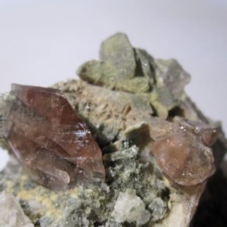 Axinite, Combe de la Selle, Saint-Christophe-en-Oisans, Isère.