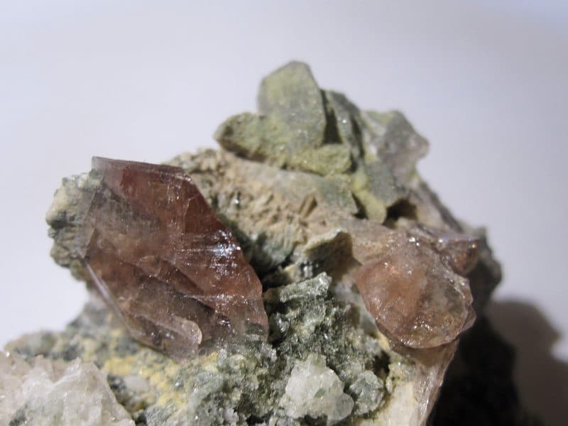 Axinite, Combe de la Selle, Saint-Christophe-en-Oisans, Isère.