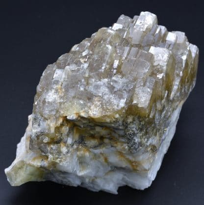 Barytine sur quartz, mine des Sausses, Chavaniac-Lafayette, Haute-Loire.