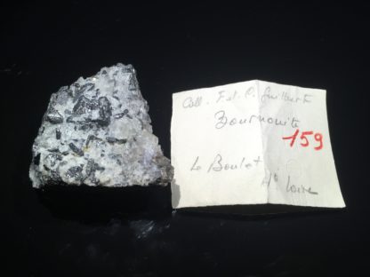 Bournonite dans fluorine, Le Barlet, Langeac, Haute-Loire.