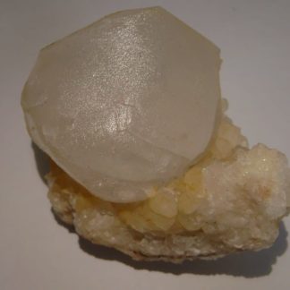 Calcite de la carrière Godin à Haut-Lieu, Avesnes-sur-Helpe, Nord.