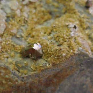 Chalcopyrite et quartz, Villefranche de Rouergue, Aveyron.