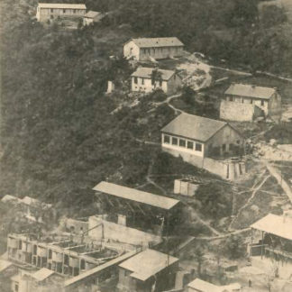 Carte Postale Ancienne (CPA) : "Mines d'or du Chatelet, vue générale, en format vertical".