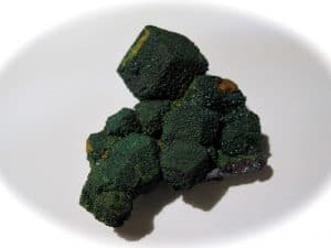 Malachite pseudomorphose de cuprite, Adolf Mine, Rudabánya, Hongrie.