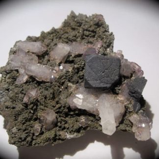 Galène sur quartz améthysés, Iron Cap Mine, Greenlee Co, Arizona, USA.