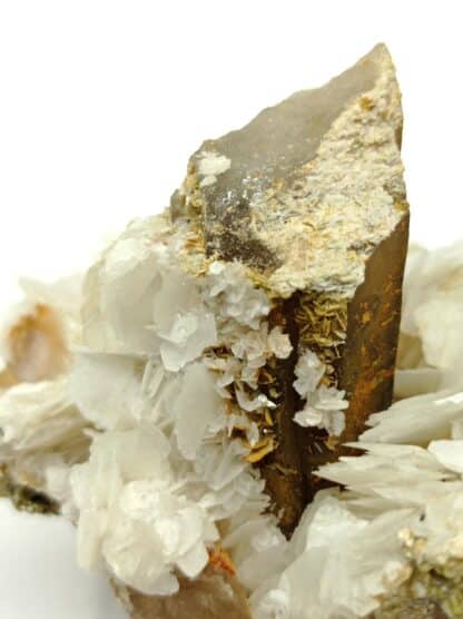 Calcite de pegmatite, Quartz et Muscovite, Carrière Menou, Saint-Salvy, Tarn.