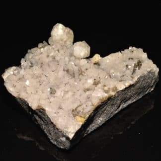 Calcite et dolomite, mine de Trèves, Gard.