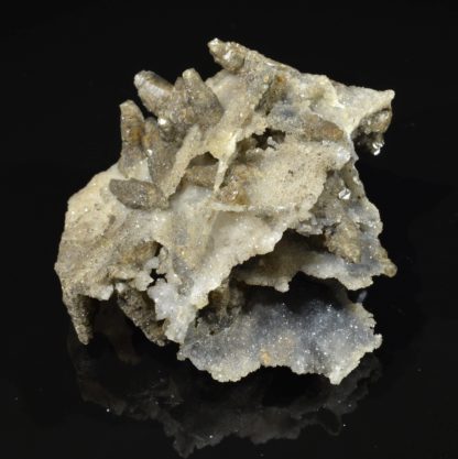 Calcite sur quartz, Rocher du Boeuf, L'Argentolle, Saône-et-Loire, Morvan.