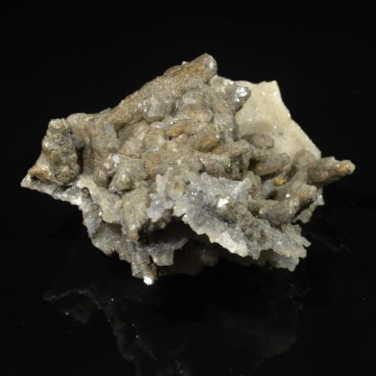 Calcite sur quartz, Rocher du Boeuf, L'Argentolle, Saône-et-Loire.