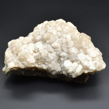 Calcite sur sidérite, mine de Peyrebrune, Tarn, France.