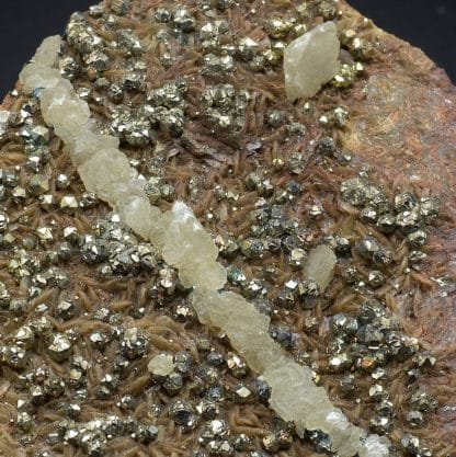 Calcite, sidérite et pyrite, Peyrebrune, Tarn, France.