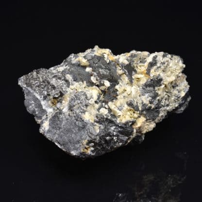 Cannizzarite, sidérite, tétraédrite, La Mure, Isère.