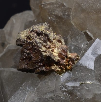 Chalcopyrite sur quartz, Laguépie, Tarn-et-Garonne.