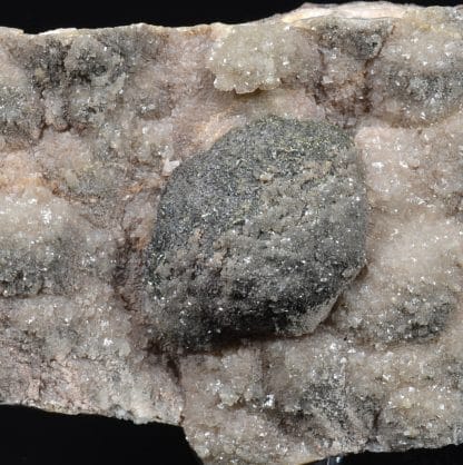 Dolomite et chalcopyrite, Laguépie, Tarn-et-Garonne.