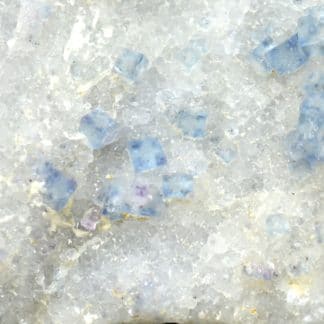 Fluorine bleue sur quartz, Fontsante, Var.