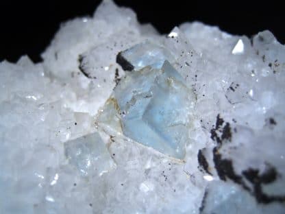 Fluorine et quartz de Montroc, Tarn.