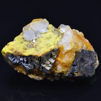 Wulfénite, pyromorphite, galène et quartz, L'Argentolle, Saône-et-Loire.