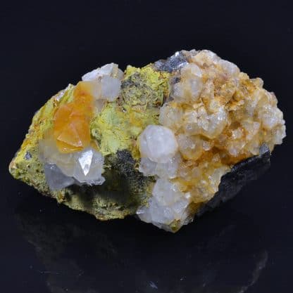 Wulfénite, pyromorphite, galène et quartz, L'Argentolle, Saône-et-Loire.