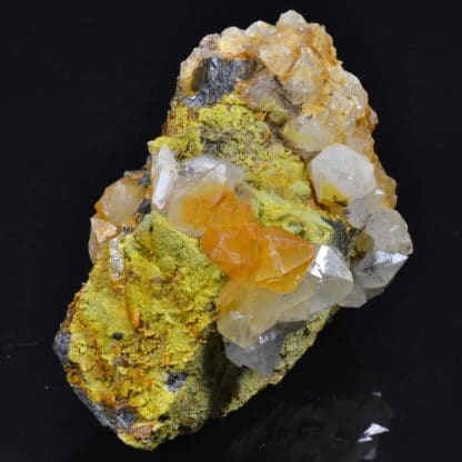 Wulfénite, pyromorphite, galène et quartz, L'Argentolle, Saône-et-Loire.