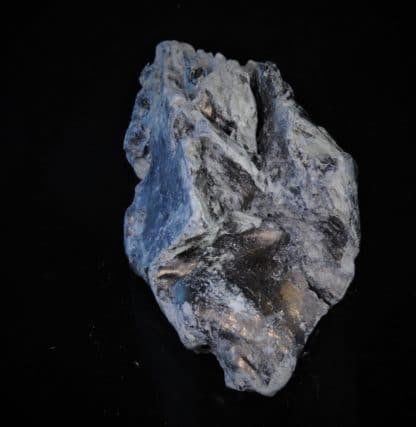 Tochilinite, Jeffrey Mine, Asbestos, Québec, Canada.