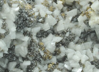 Dolomite sur Sphalérite (blende), mine de Trèves, Gard.