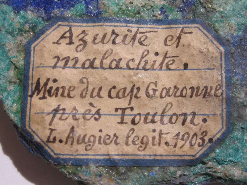 Azurite et malachite, ancien spécimen de la mine de cap Garonne, Var.
