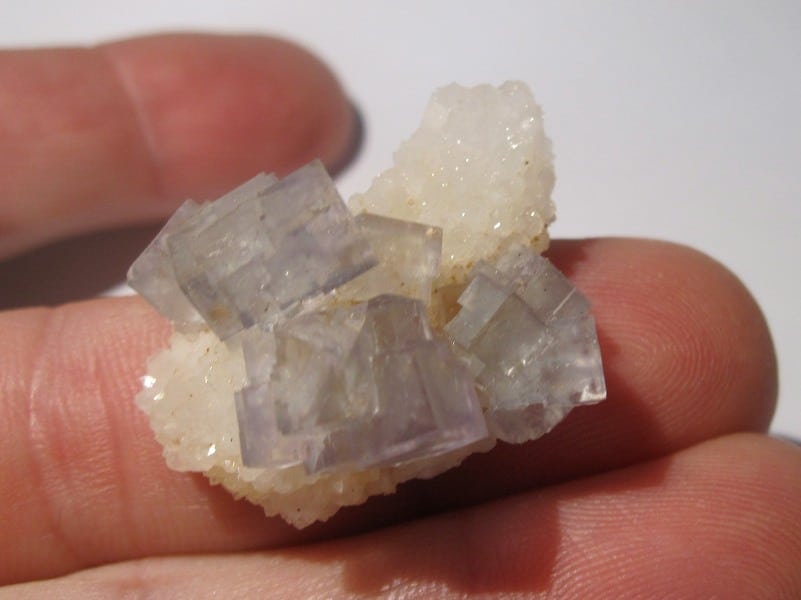 Fluorine bleutée et cristaux de Quartz, mine de L'Avellan, Var.