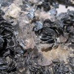 Hématite et Quartz, Mont Blanc, Chamonix, Haute-Savoie.