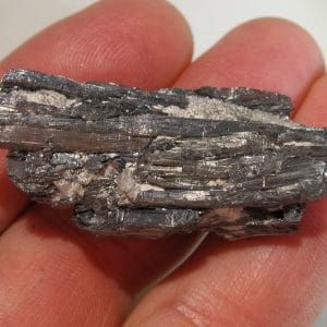 Minerai d'antimoine constitué de stibine de Vendée (Les Brouzils).