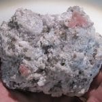 Quartz fumé et fluorine rose, Les Courtes, Chamonix, Mont-Blanc.