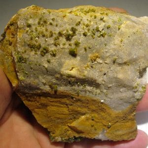 Pyromorphite, Quartz et Baryte, Les Farges, Ussel, Corrèze.