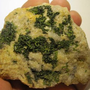 Pyromorphite, La Pierre de Neuvic, Neuvic-Entier, Haute-Vienne, Limousin.