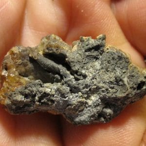 Plumbogummite, mine de Huelgoat, Finistère, Bretagne.