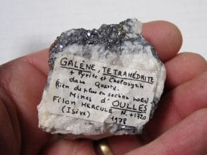 Galène, tétraédrite, pyrite et chalcopyrite, mine d'Oulles, Oisans, Isère.