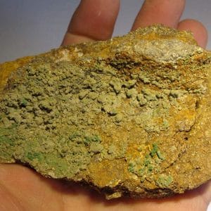 Pyromorphite, Neuil, Dordogne.