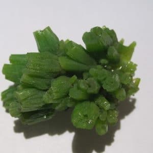 Cristaux de pyromorphite verte, Les Farges, Ussel, Corrèze.